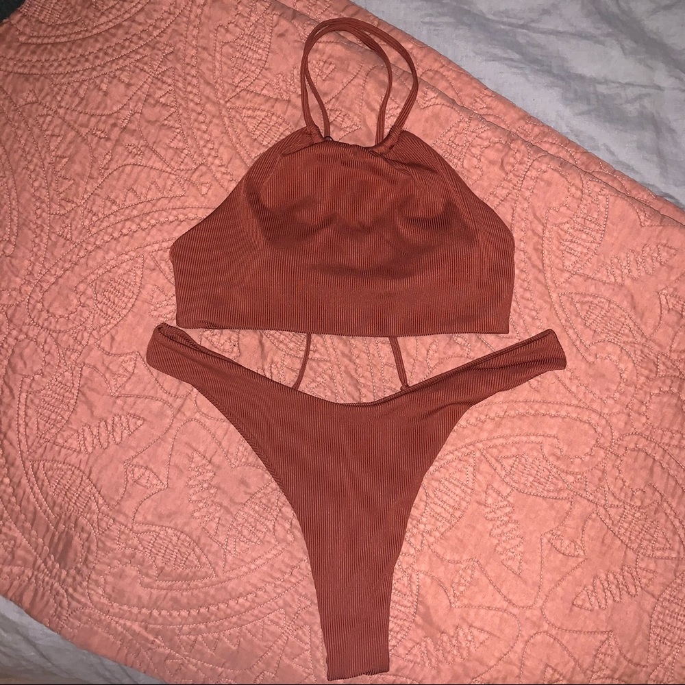 Spring Break Necessity!! Ribbed Bikini Set - Picture 3 of 6